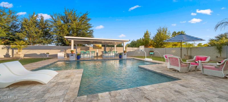 Huge Entertaining Space