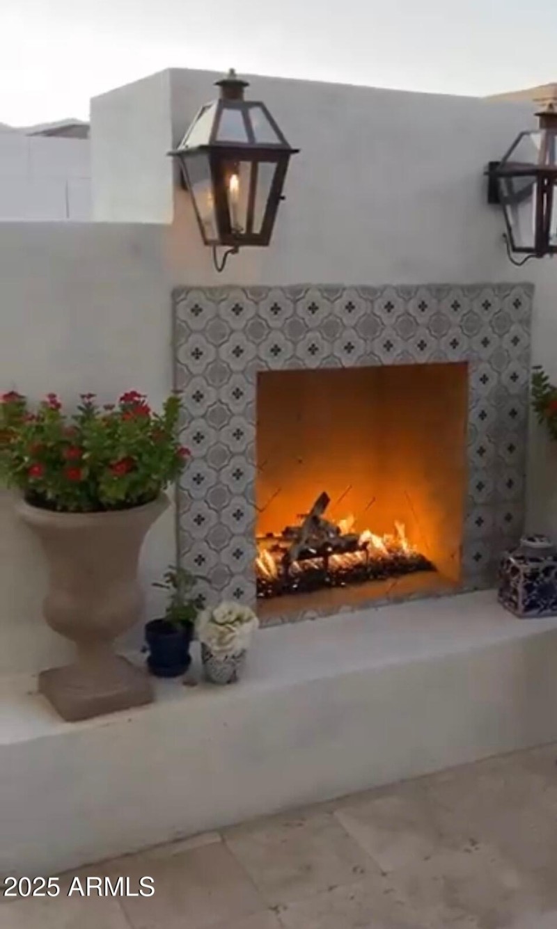Gas Fireplace & Gas Lights