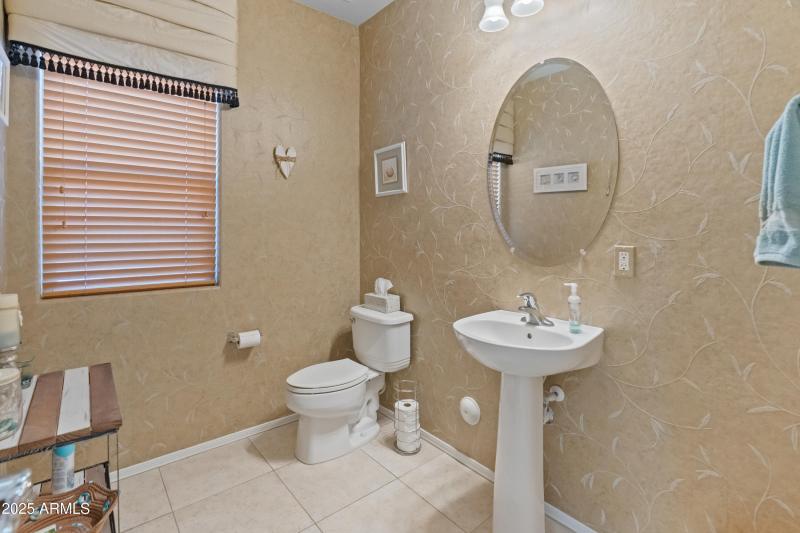 26011 W Tonopah Dr-45