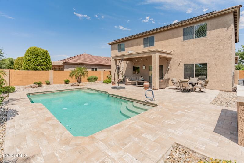 26011 W Tonopah Dr-9