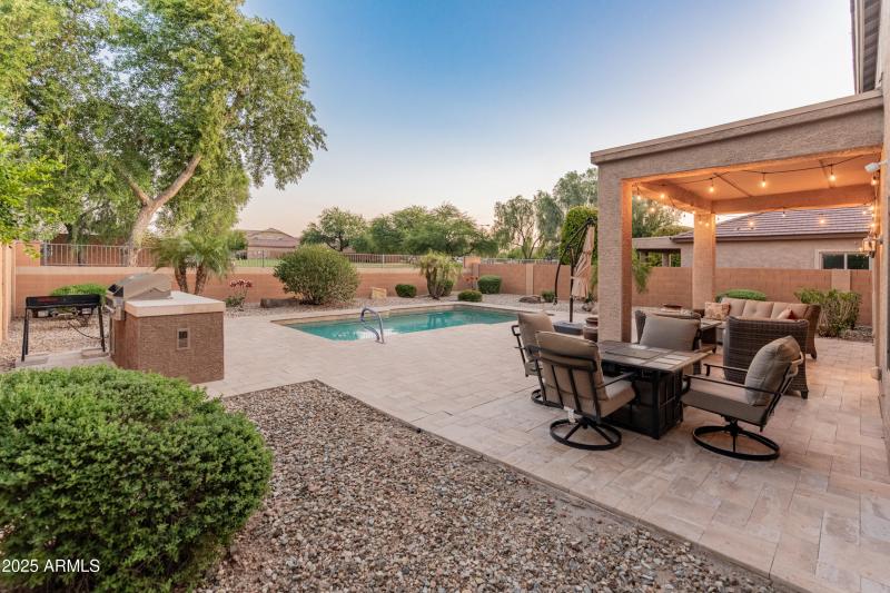 26011 W Tonopah Dr-70