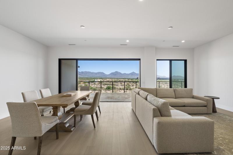 09-Dining & Living Room