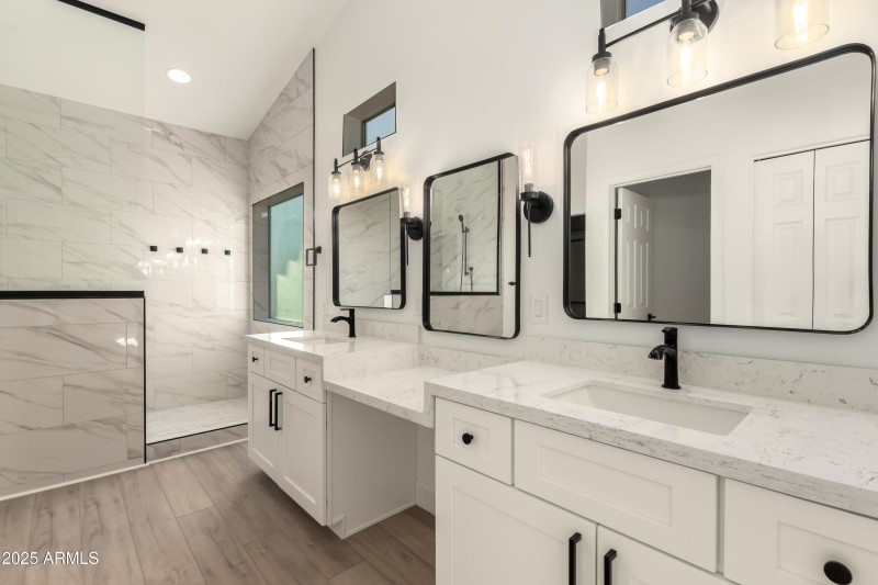 32 - SIERRA MADRE 2060