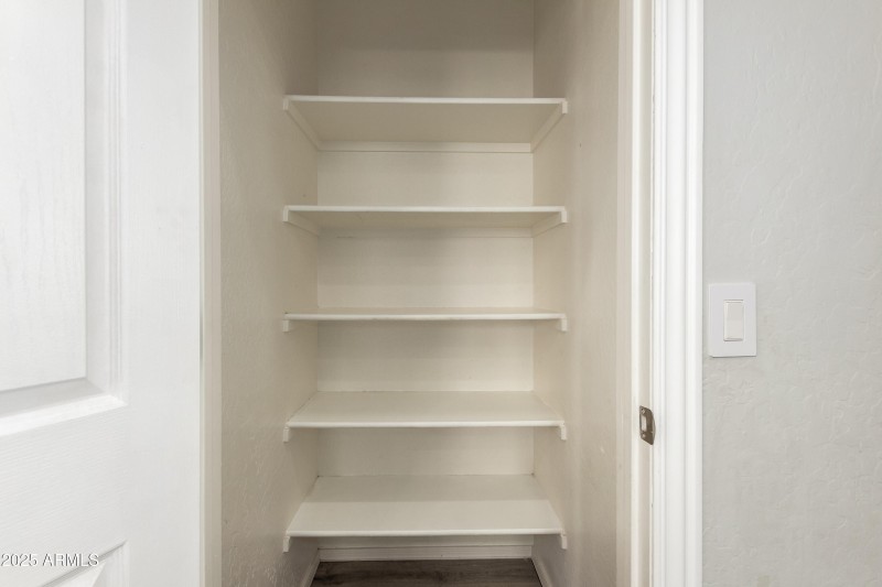 68970a_03 - Kingbird Place