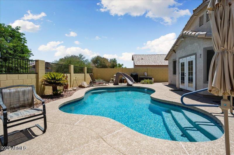 4E7011C1-3248-4FE8-B1EA-A4CD79A25E9C