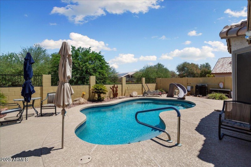 37C5FDD4-6B67-42A4-BD62-A051551AB85B