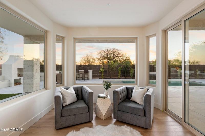 Primary Suite Sitting Area