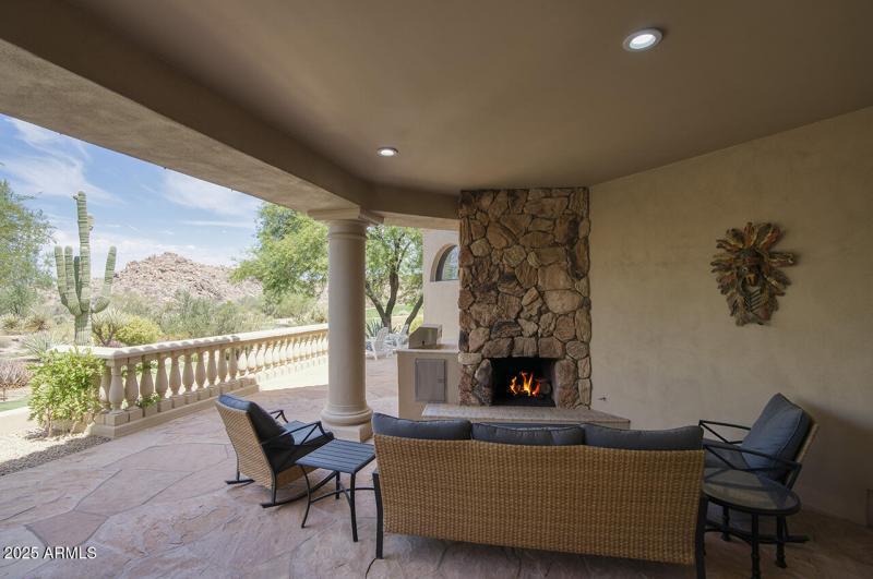 Cozy Lounging Area w/Fireplace