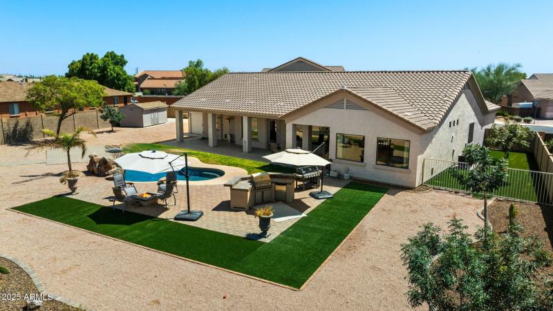 06__11518 E Enrose St