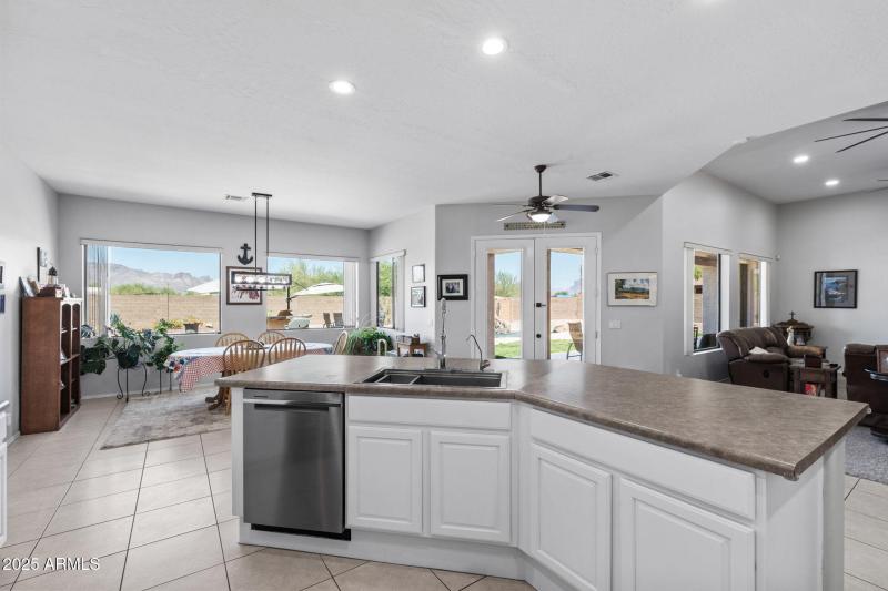 19__11518 E Enrose St