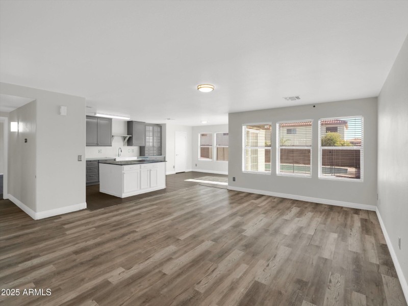 07-11509 E Quicksilver Avenue-7