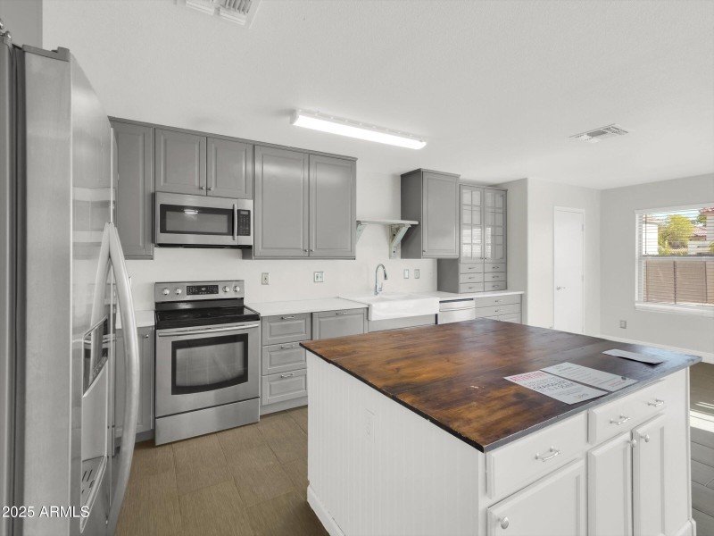 11-11509 E Quicksilver Avenue-11