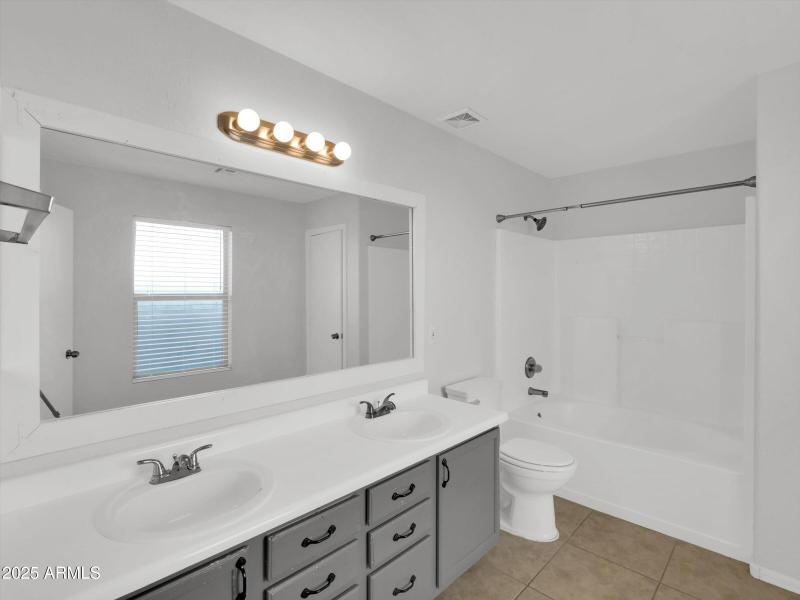 24-11509 E Quicksilver Avenue-24