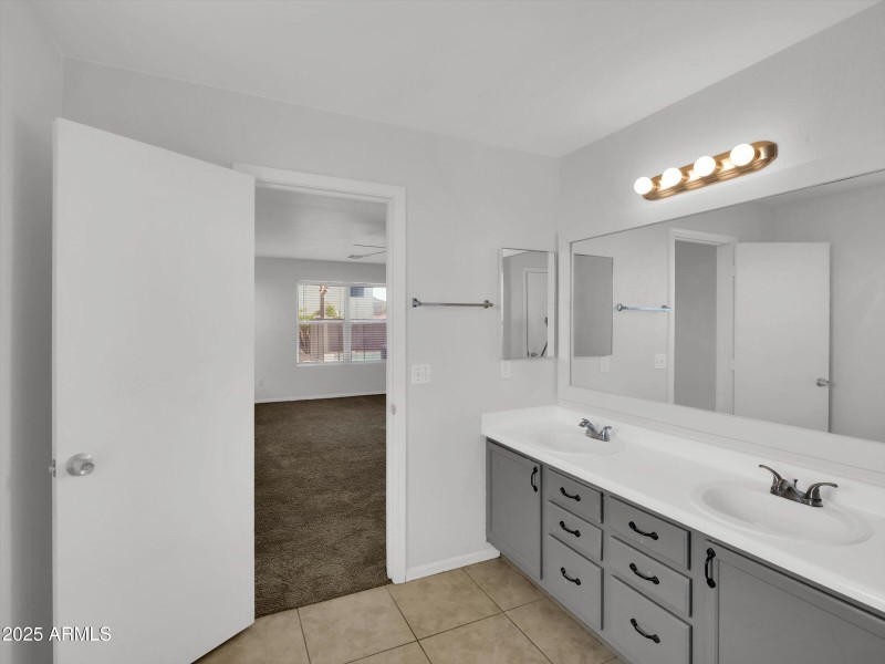 25-11509 E Quicksilver Avenue-25