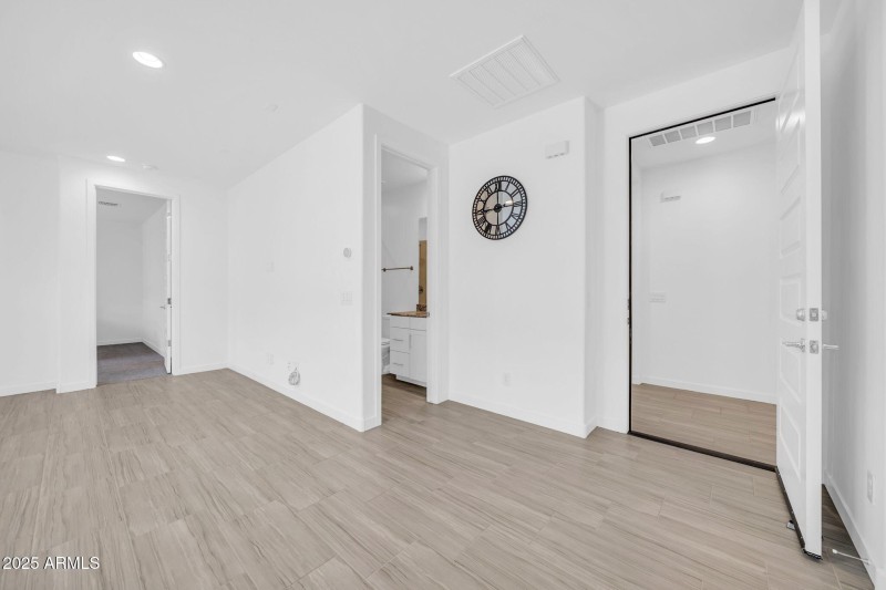 2033 W Burnside Trl-21