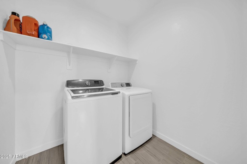 2033 W Burnside Trl-23