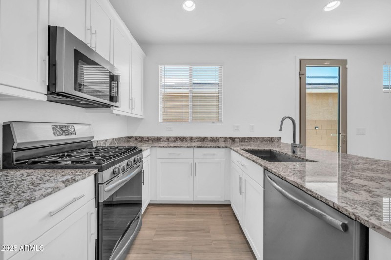 2033 W Burnside Trl-30