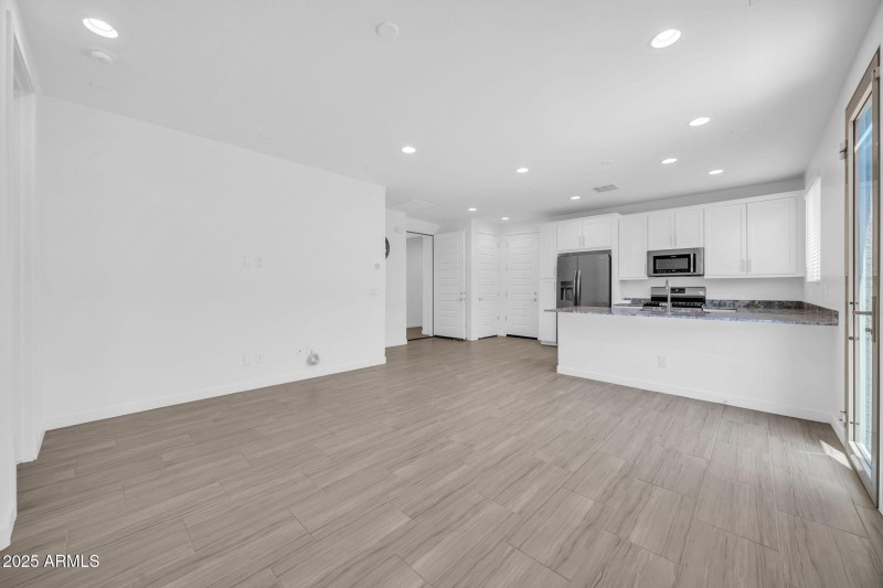 2033 W Burnside Trl-31