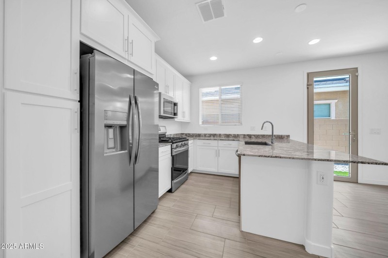 2033 W Burnside Trl-32