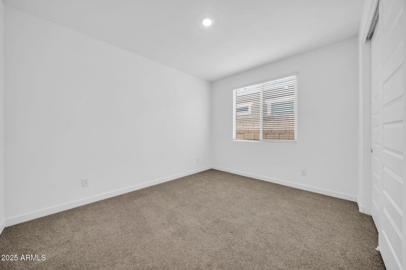 2033 W Burnside Trl-33