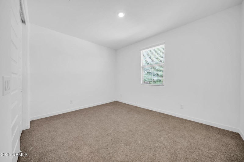 2033 W Burnside Trl-35