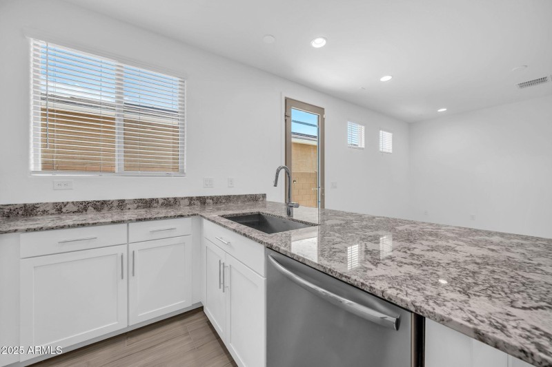 2033 W Burnside Trl-37