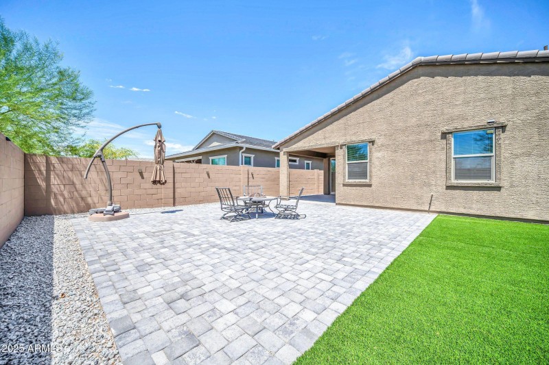 2033 W Burnside Trl-43