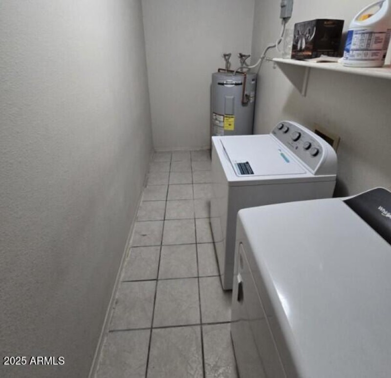 laundry washer and dryer included