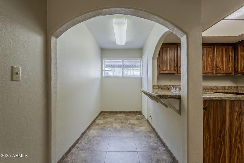 10-web-or-mls-Holmes Ave 140-10