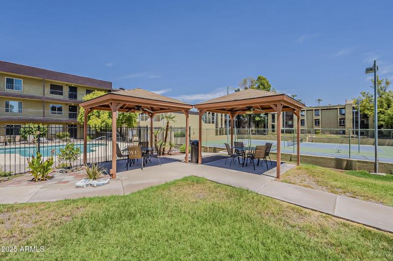 34-web-or-mls-Holmes Ave 140-34