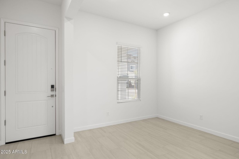 9-web-or-mls-1746-e-questa-dr