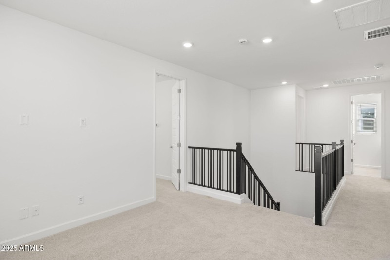 29-web-or-mls-1746-e-questa-dr