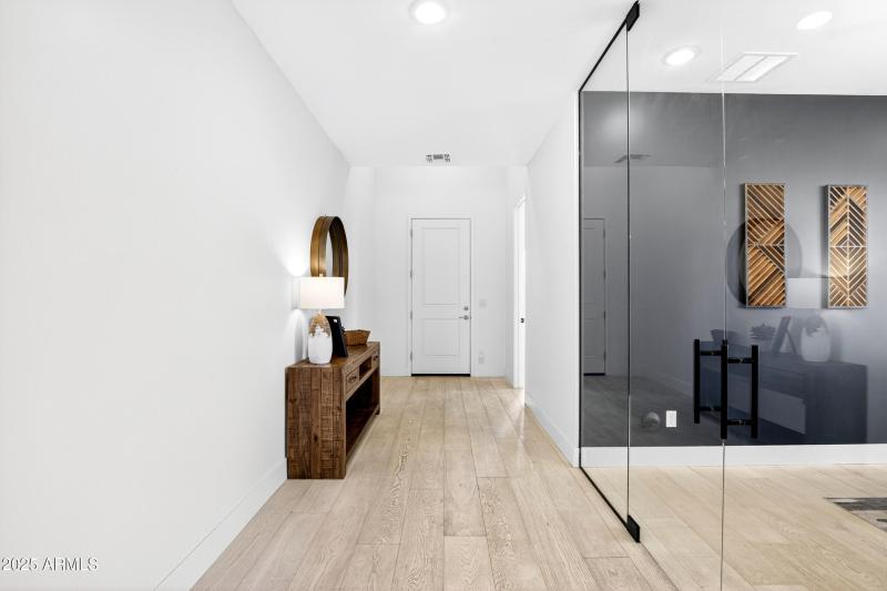 43_097_289_a4m_luxtwins