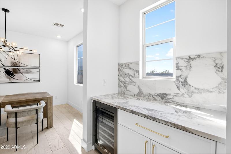 63_130_389_a4m_luxtwins