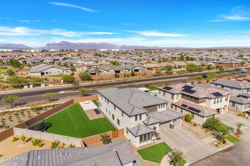 182_508_a4m_luxtwins