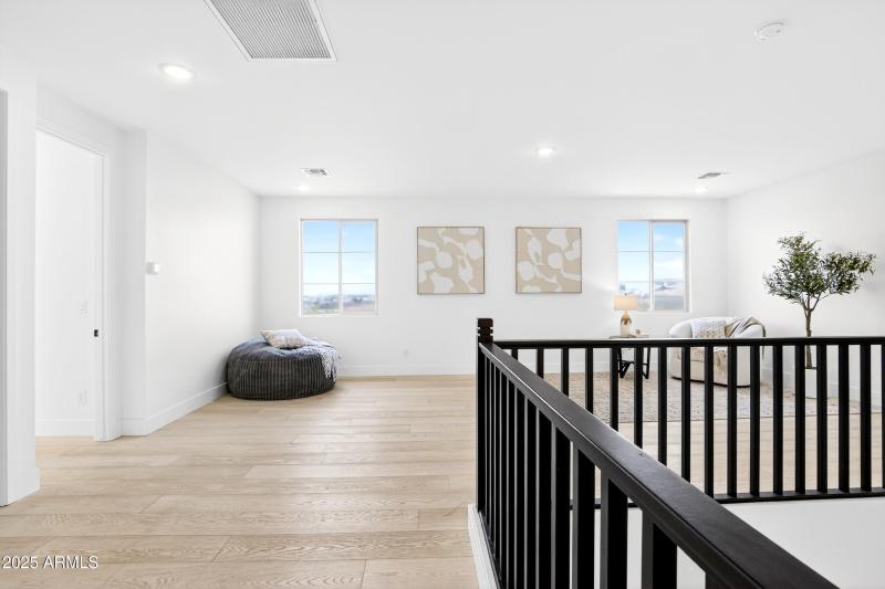 110_021_062_a4m_luxtwins