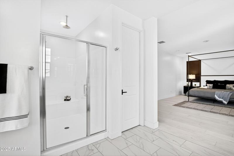 144_047_141_a4m_luxtwins