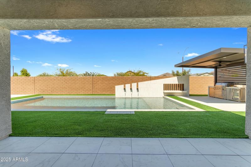 160_172_a4m_luxtwins