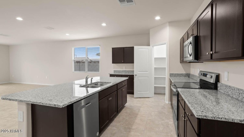 Mockingbird-Estrella Vista-3730-Buckeye-