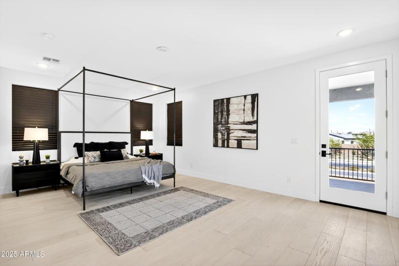 120_031_093_a4m_luxtwins