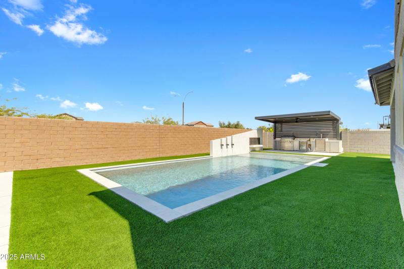 173_211_a4m_luxtwins