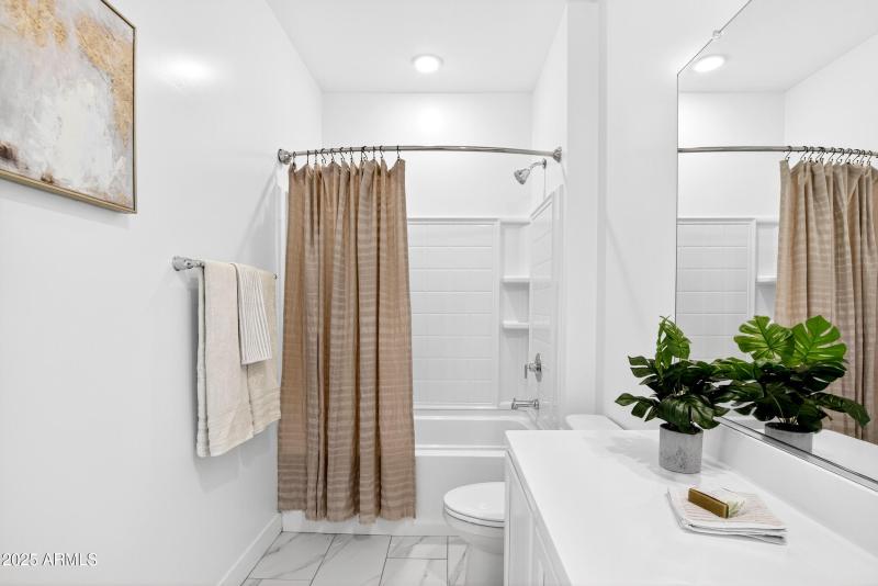 97_010_029_a4m_luxtwins