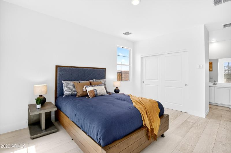 94_007_021_a4m_luxtwins