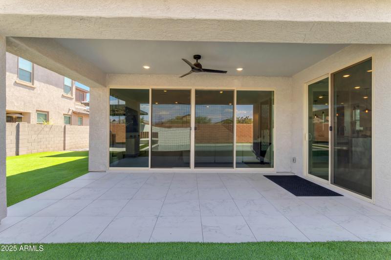 177_223_a4m_luxtwins