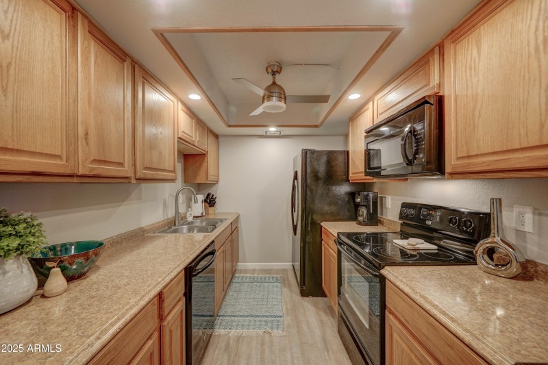 3030 E Clarendon Ave, 16-6