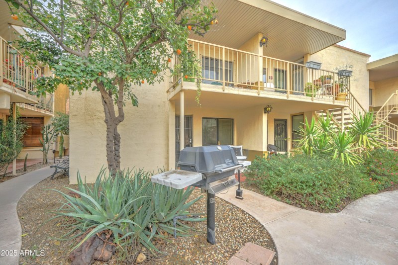 3030 E Clarendon Ave, 16-19