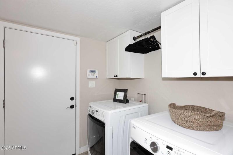 6249 - #13 - LAUNDRY ROOM