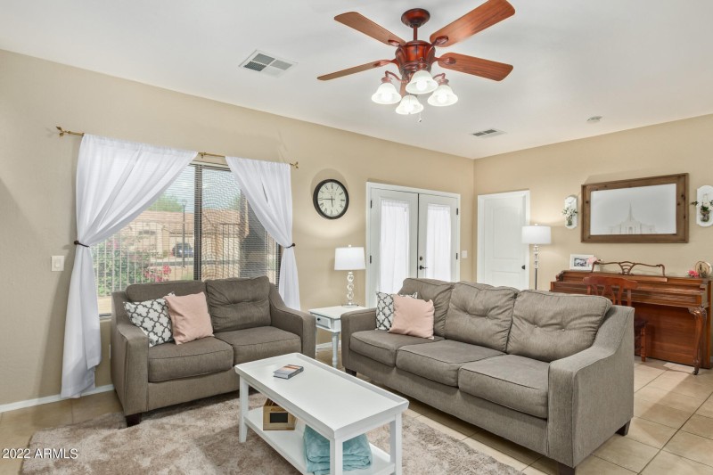 0004-04 - Signal Butte