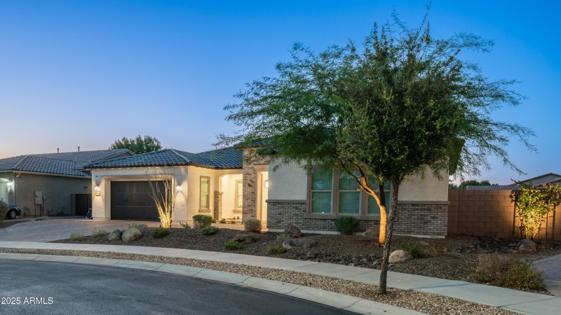 2086 E Trigger Way Exterior Photos-3