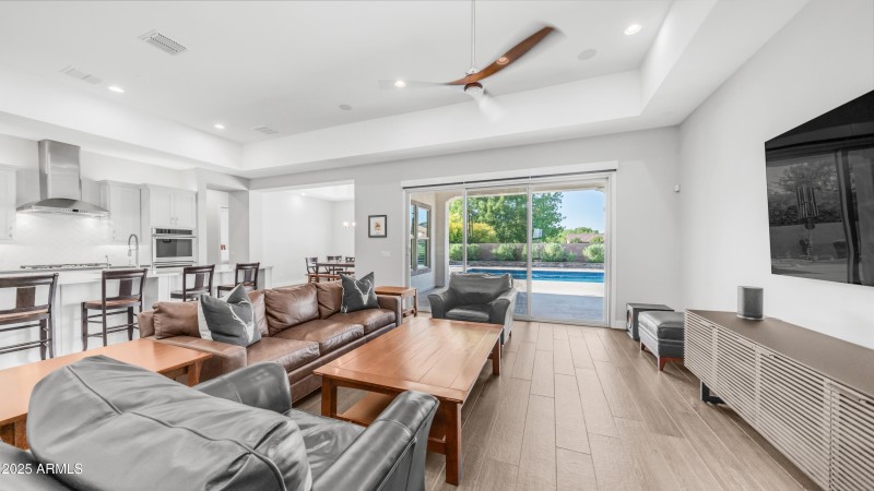 2086 E Trigger Way (18)